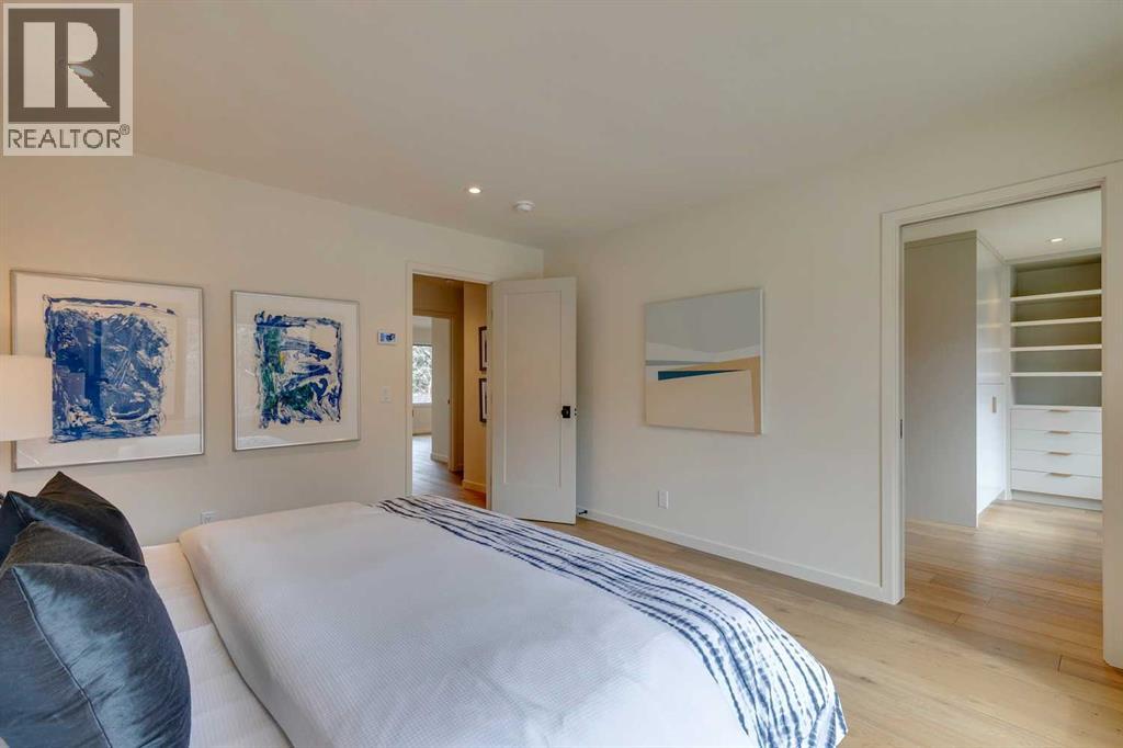 Single Family House 4 Level for Sale in  Elizabeth Road SW Britannia Calgary 