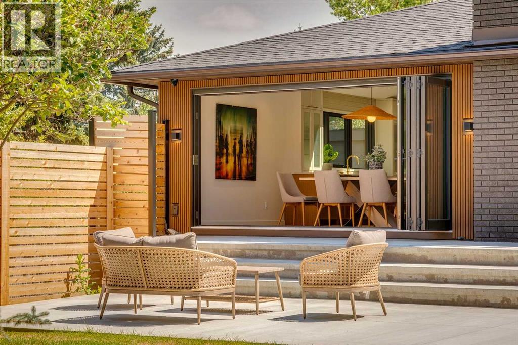 Single Family House 4 Level for Sale in  Elizabeth Road SW Britannia Calgary 