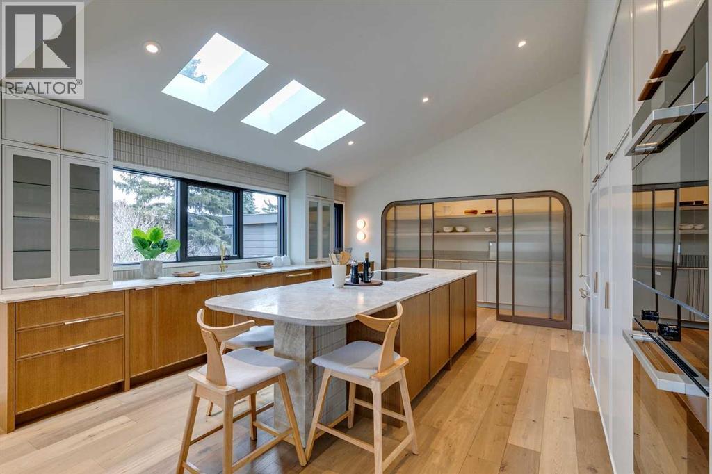 Single Family House 4 Level for Sale in  Elizabeth Road SW Britannia Calgary 