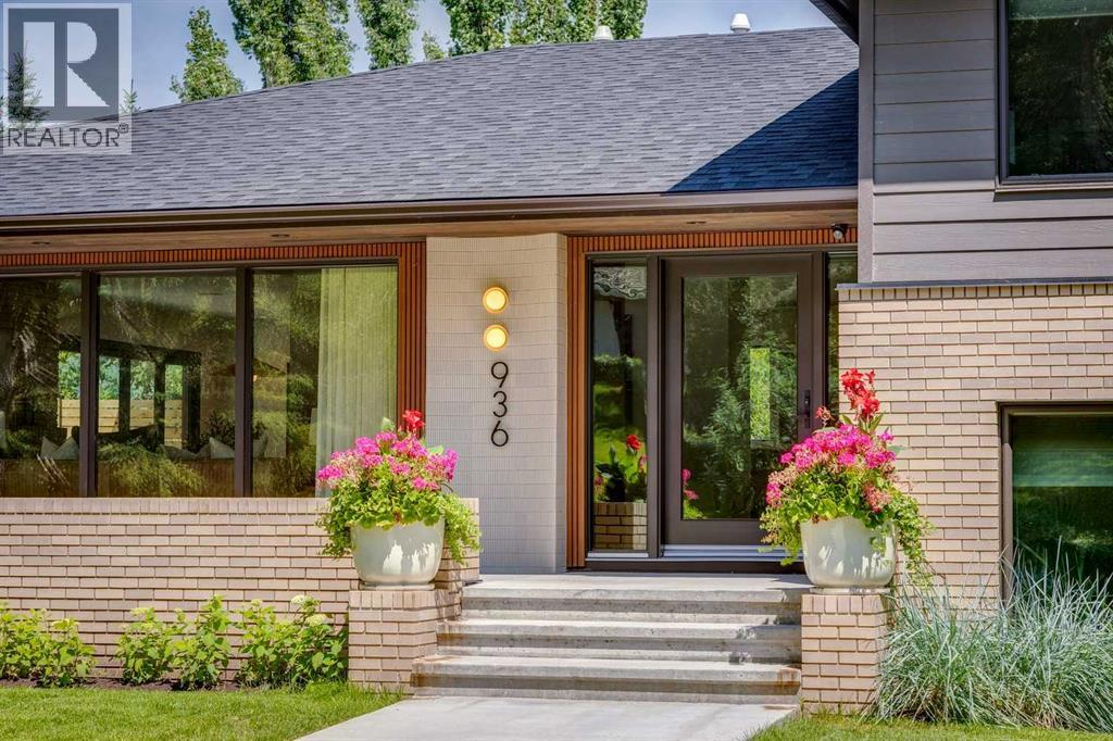 Single Family House 4 Level for Sale in  Elizabeth Road SW Britannia Calgary 