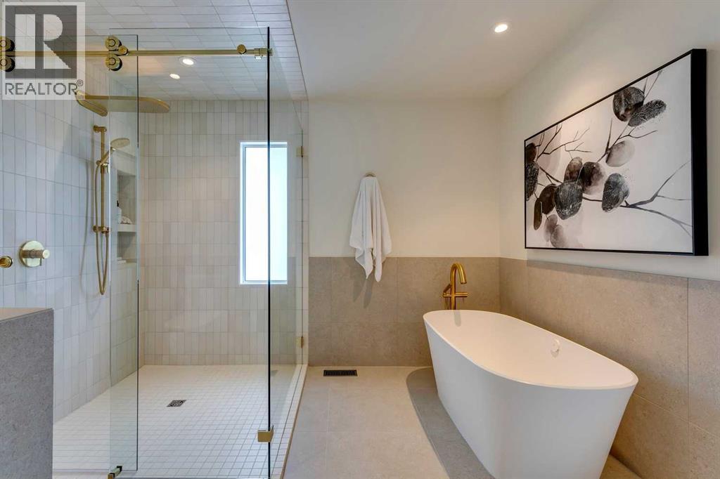 Single Family House 4 Level for Sale in  Elizabeth Road SW Britannia Calgary 