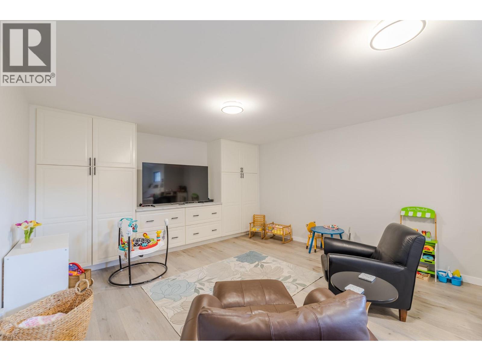 7515 Hillborn Street, Summerland