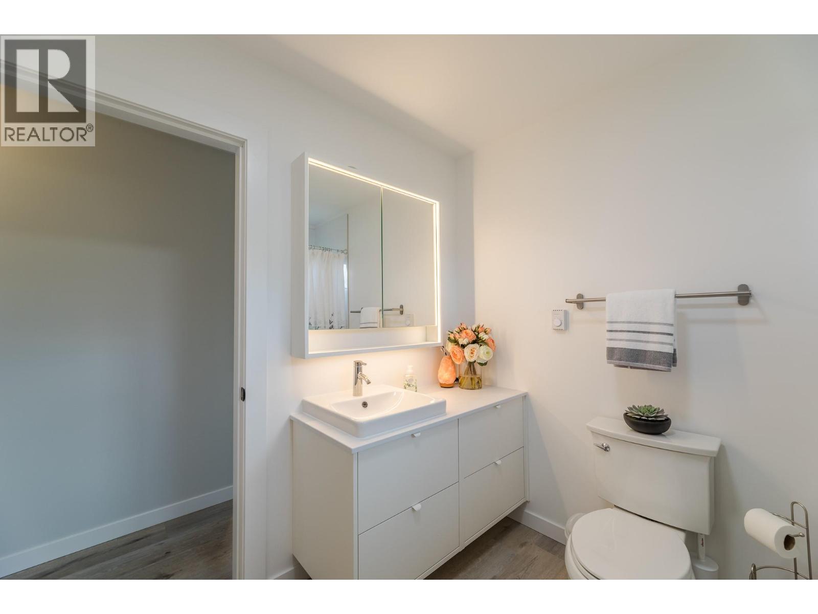 7515 Hillborn Street, Summerland