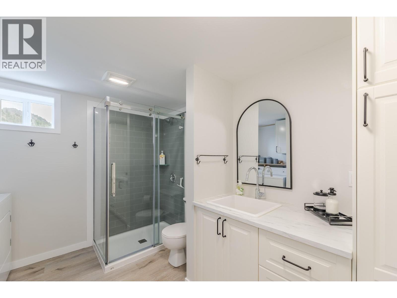 7515 Hillborn Street, Summerland