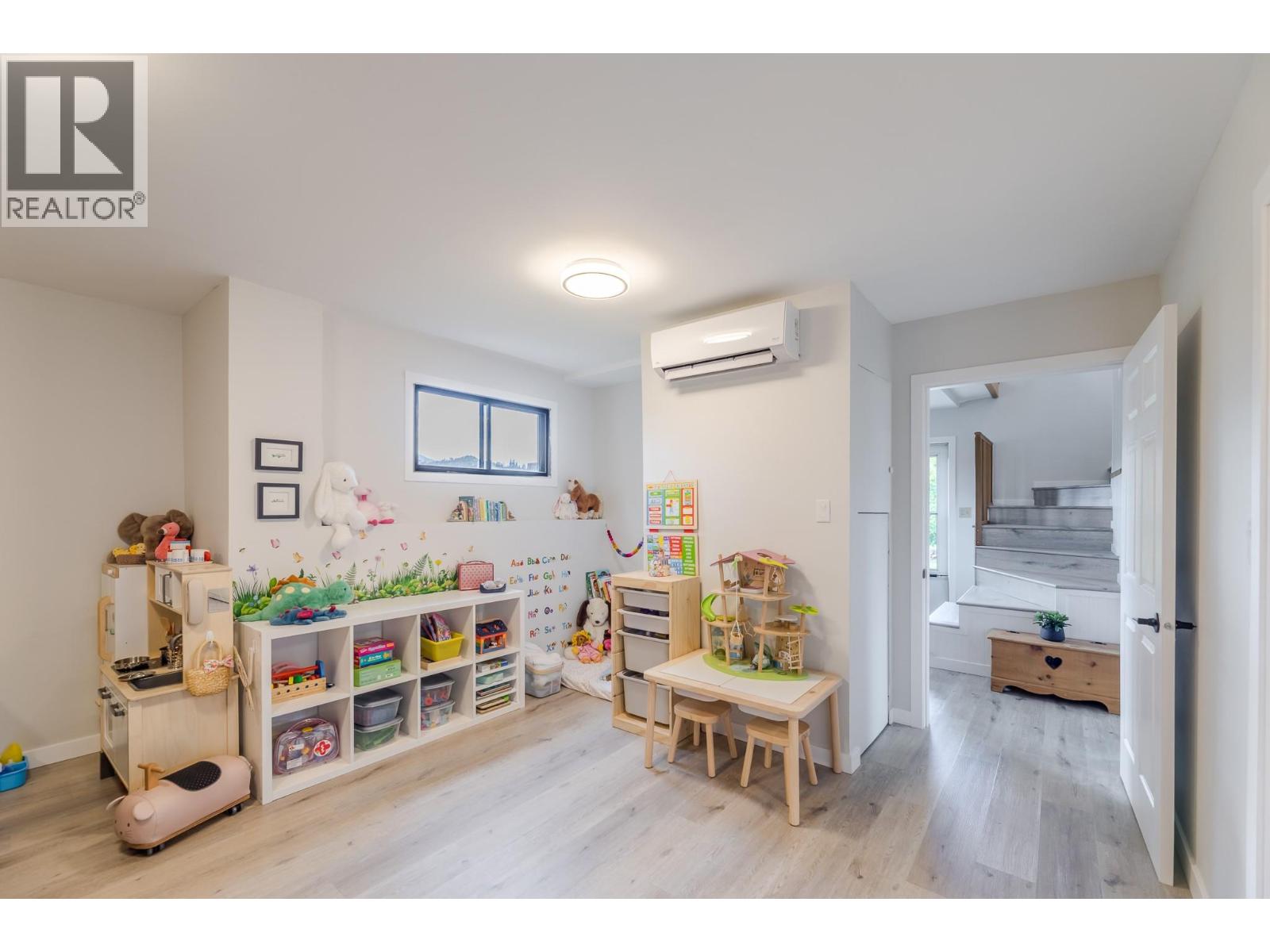 7515 Hillborn Street, Summerland