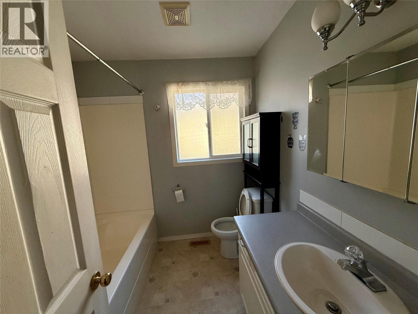 705 14th Avenue S, Cranbrook