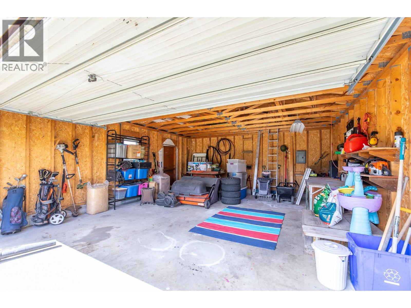 7515 Hillborn Street, Summerland