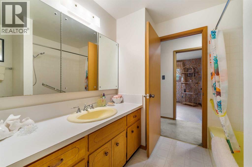 Single Family House Bungalow for Sale in  Varsville Place NW Varsity Calgary 