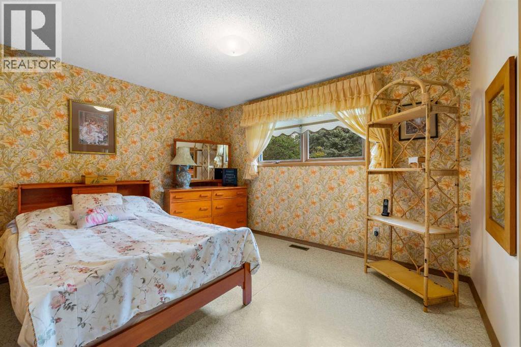 Single Family House Bungalow for Sale in  Varsville Place NW Varsity Calgary 