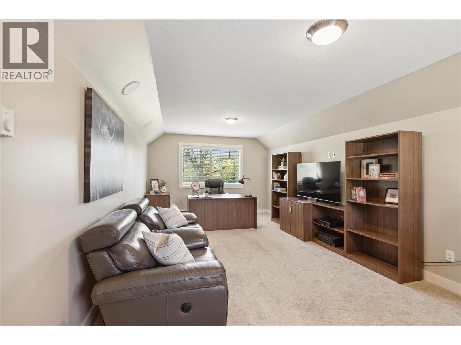 5575 Highway 6 Highway, Coldstream