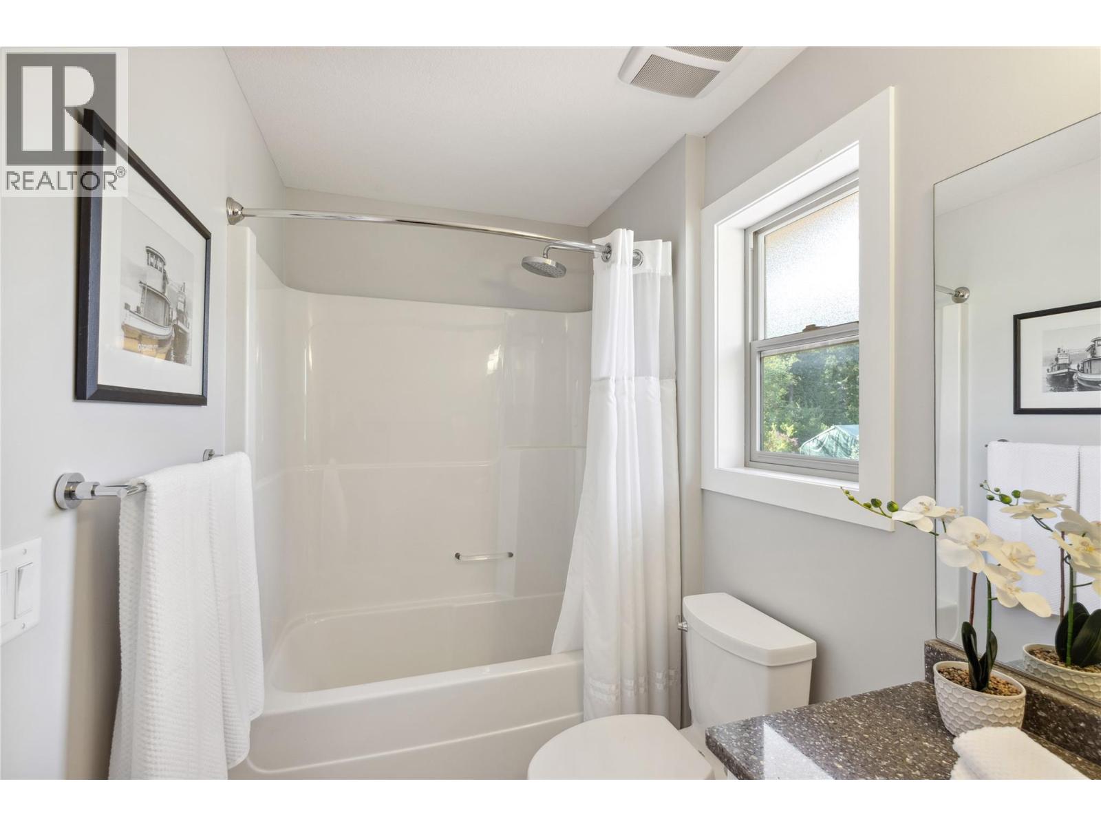 5575 Highway 6 Highway, Coldstream