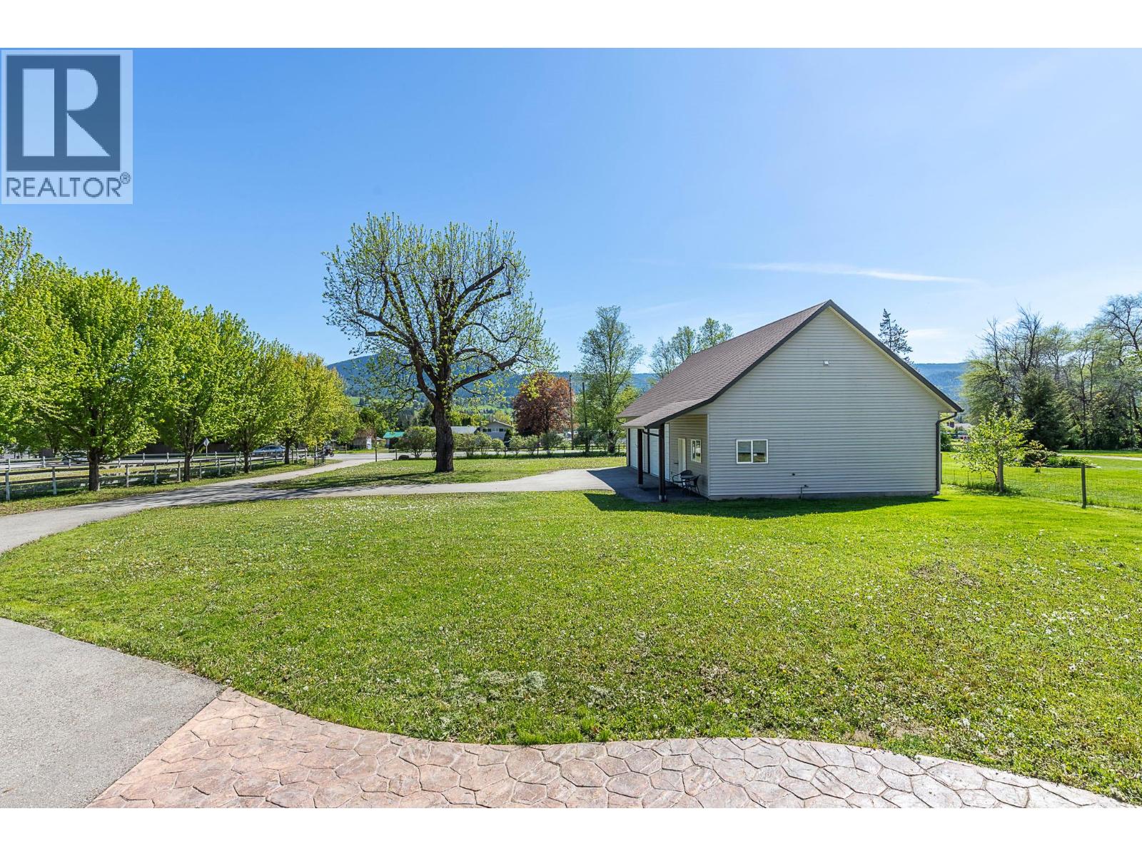 5575 Highway 6 Highway, Coldstream