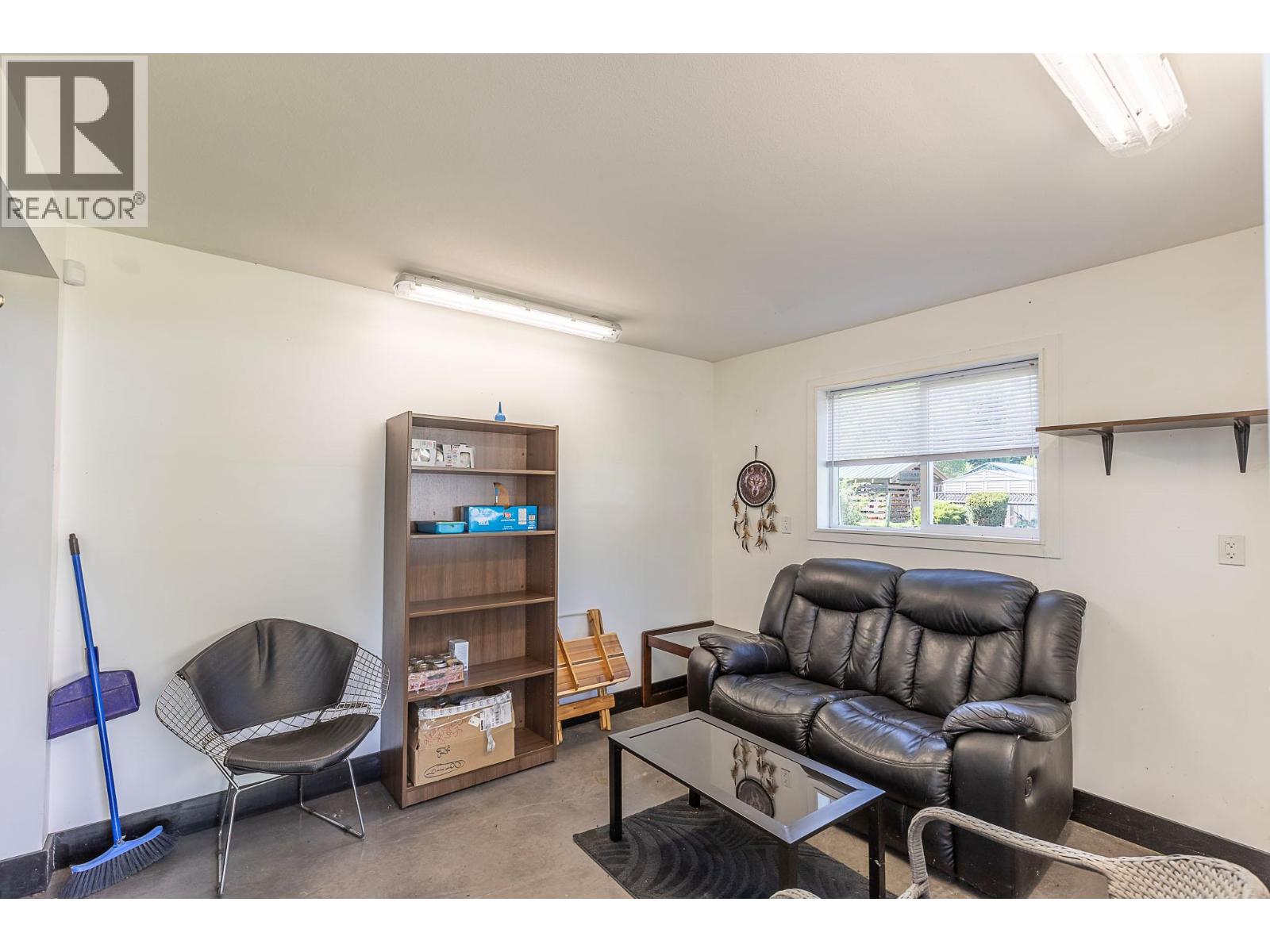 5575 Highway 6 Highway, Coldstream