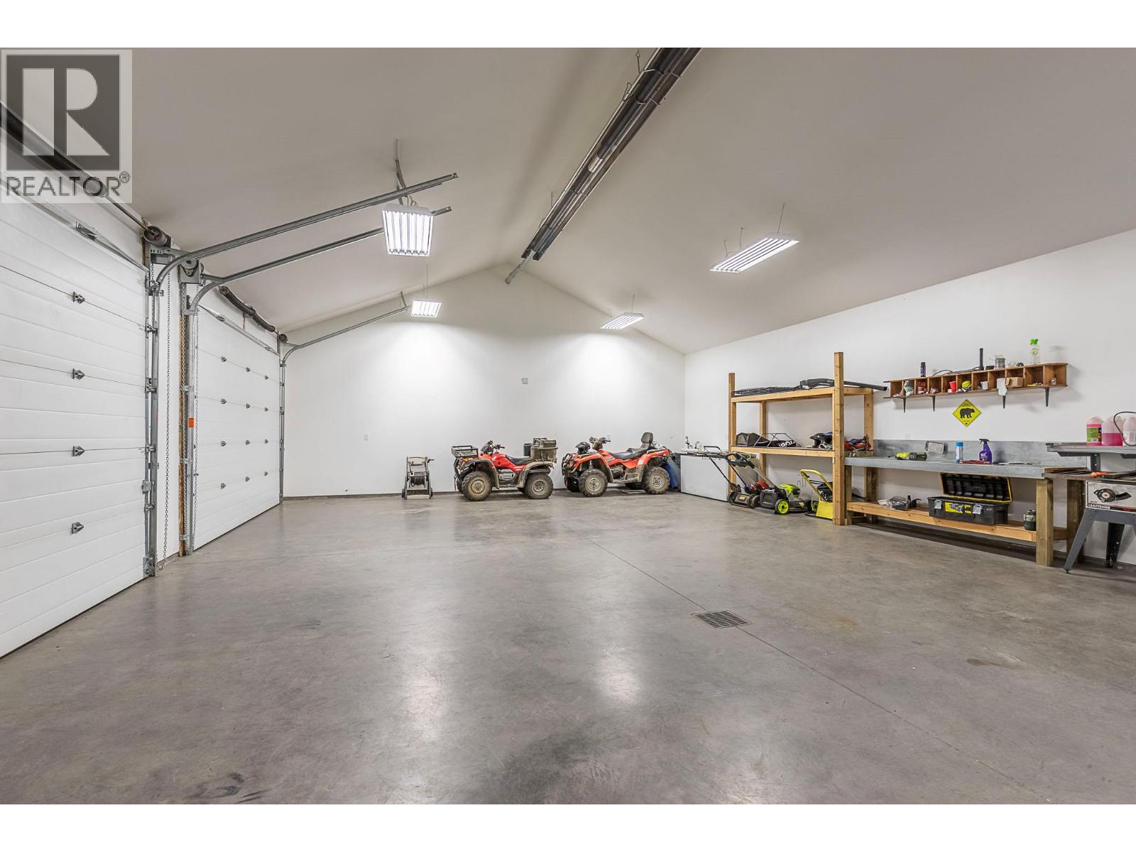 5575 Highway 6 Highway, Coldstream