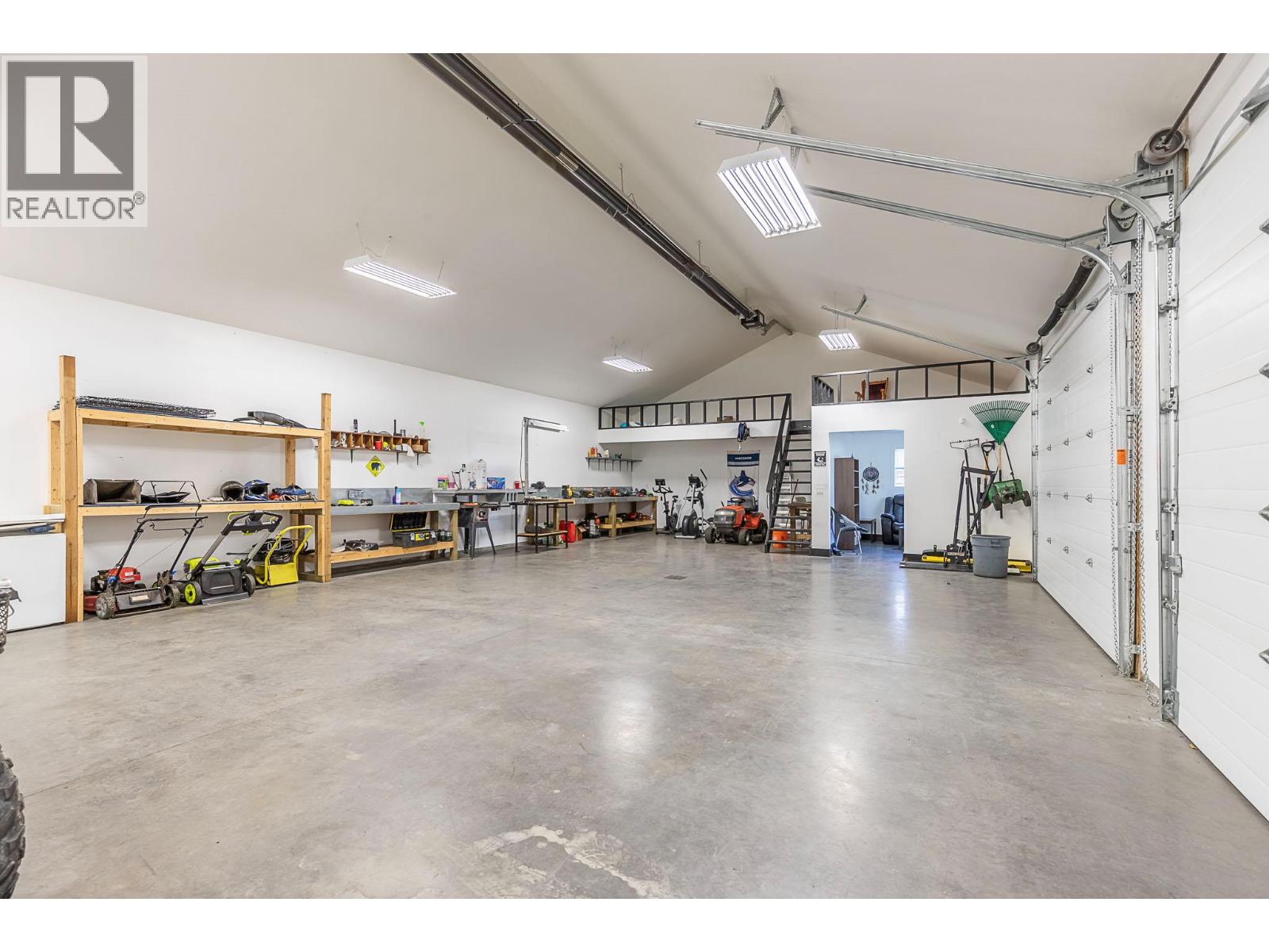 5575 Highway 6 Highway, Coldstream