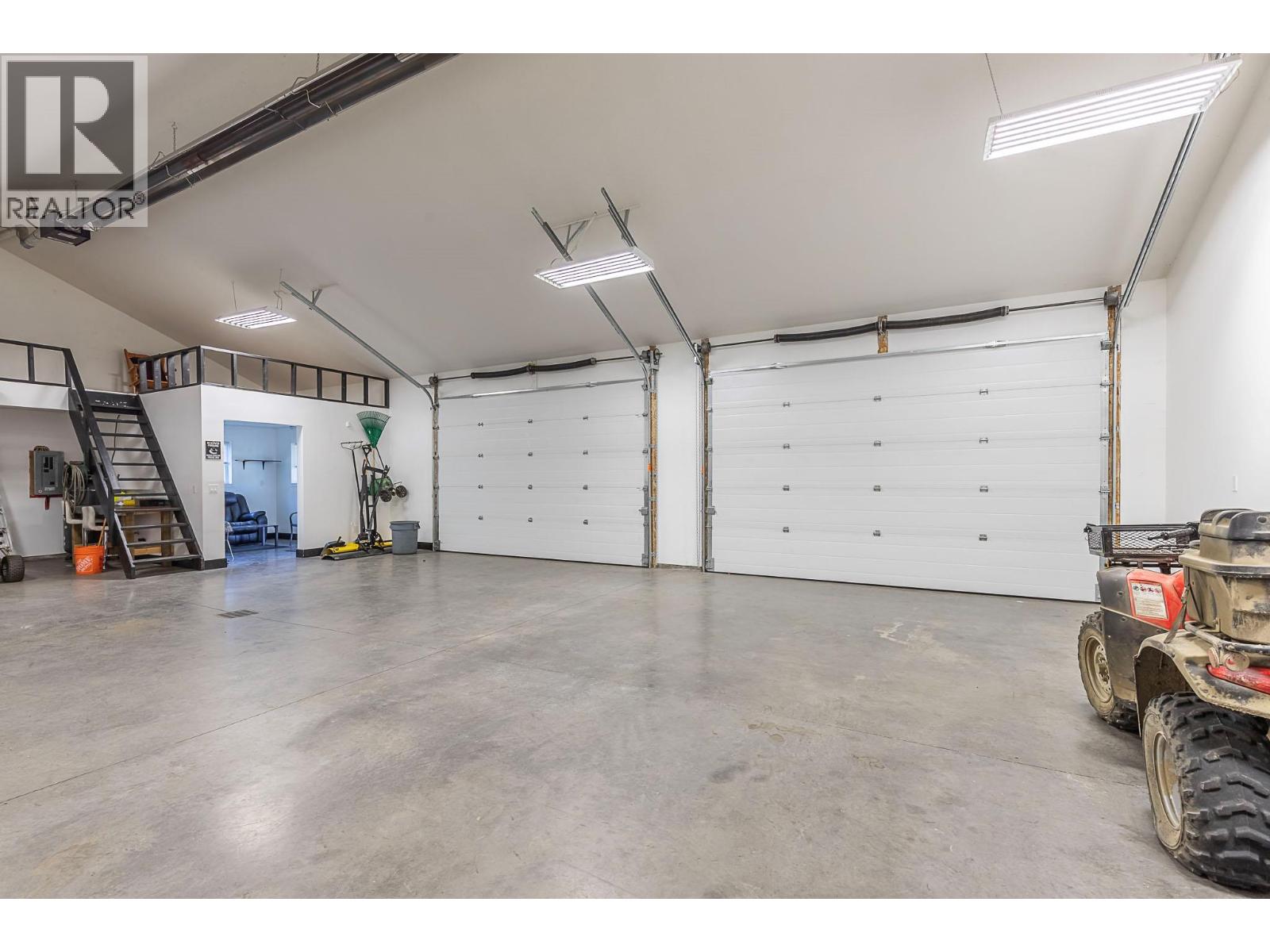 5575 Highway 6 Highway, Coldstream