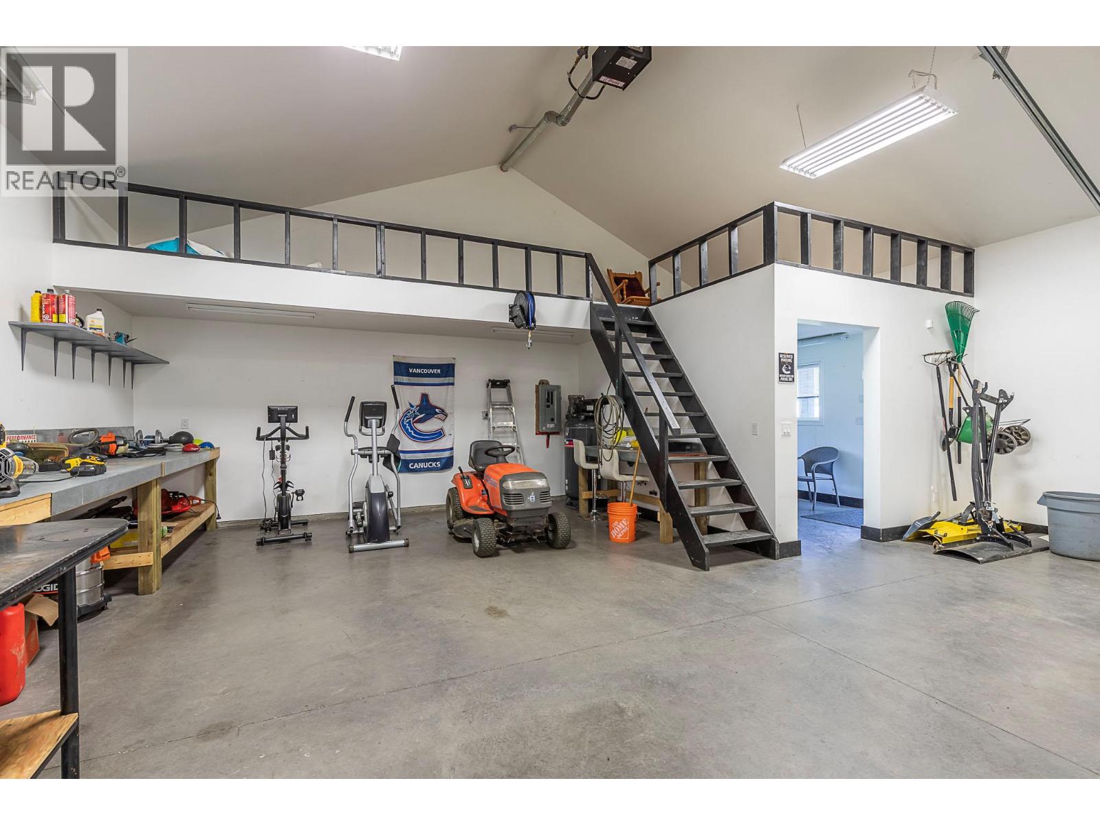 5575 Highway 6 Highway, Coldstream