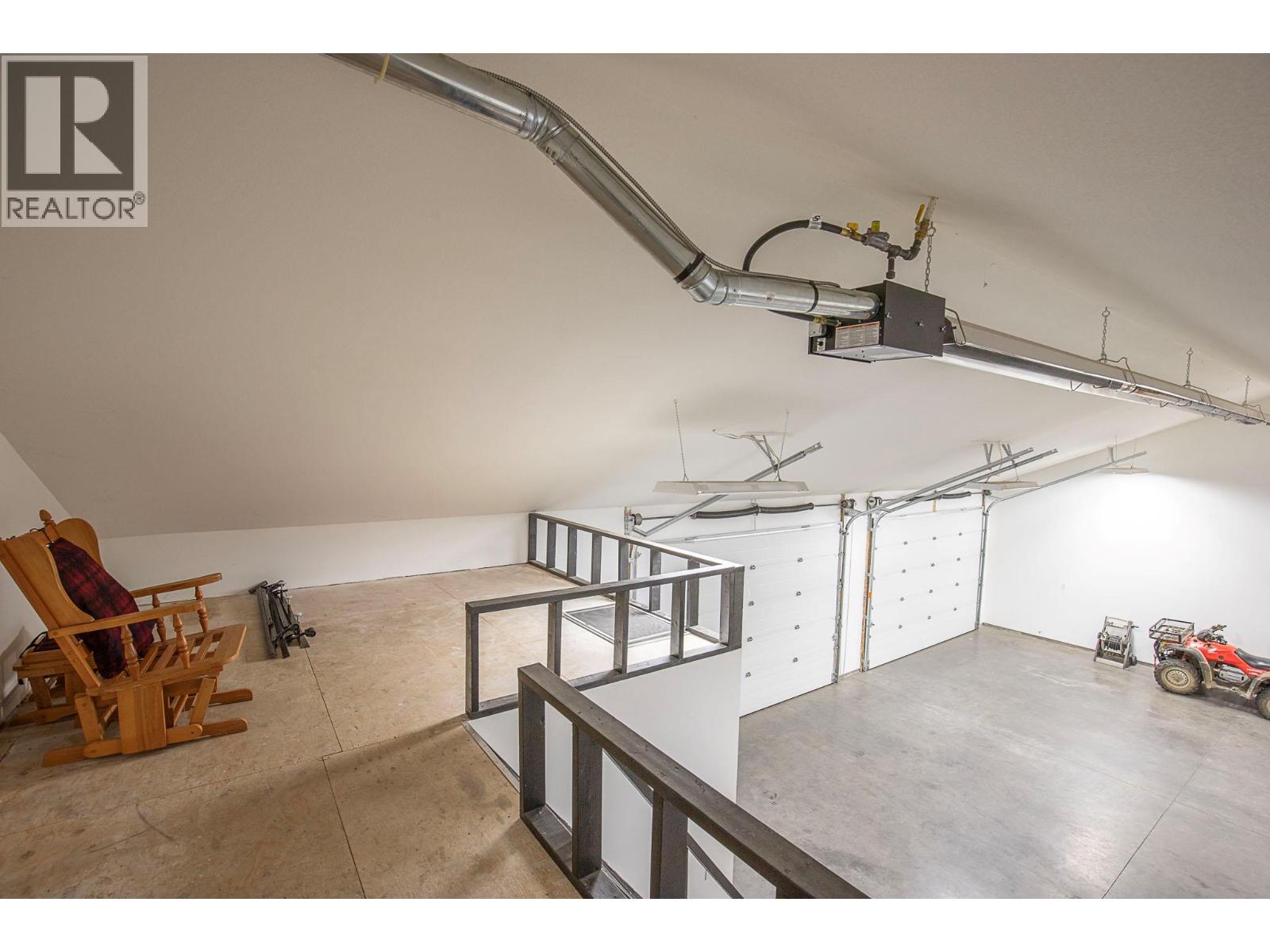 5575 Highway 6 Highway, Coldstream