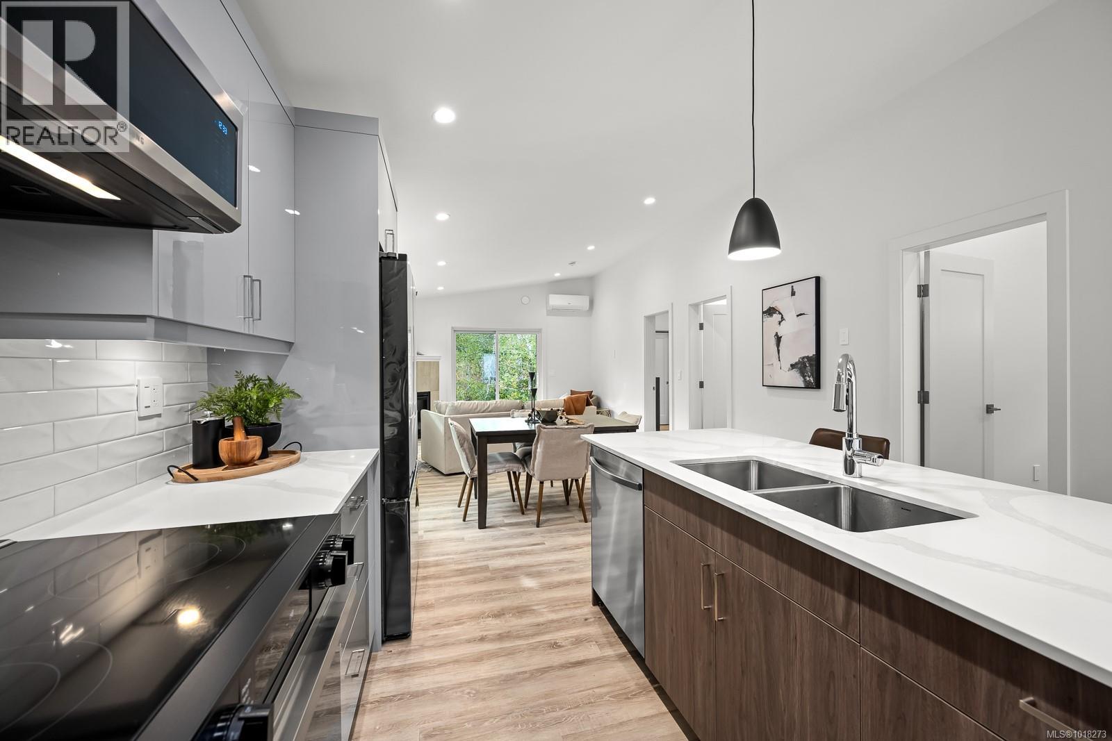 #47 3025 ROYSTON RD - 8