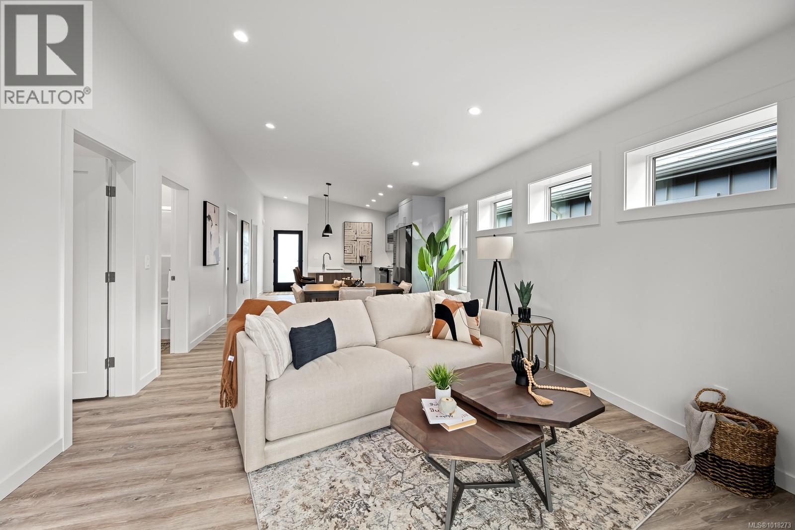 #47 3025 Royston Rd - 17