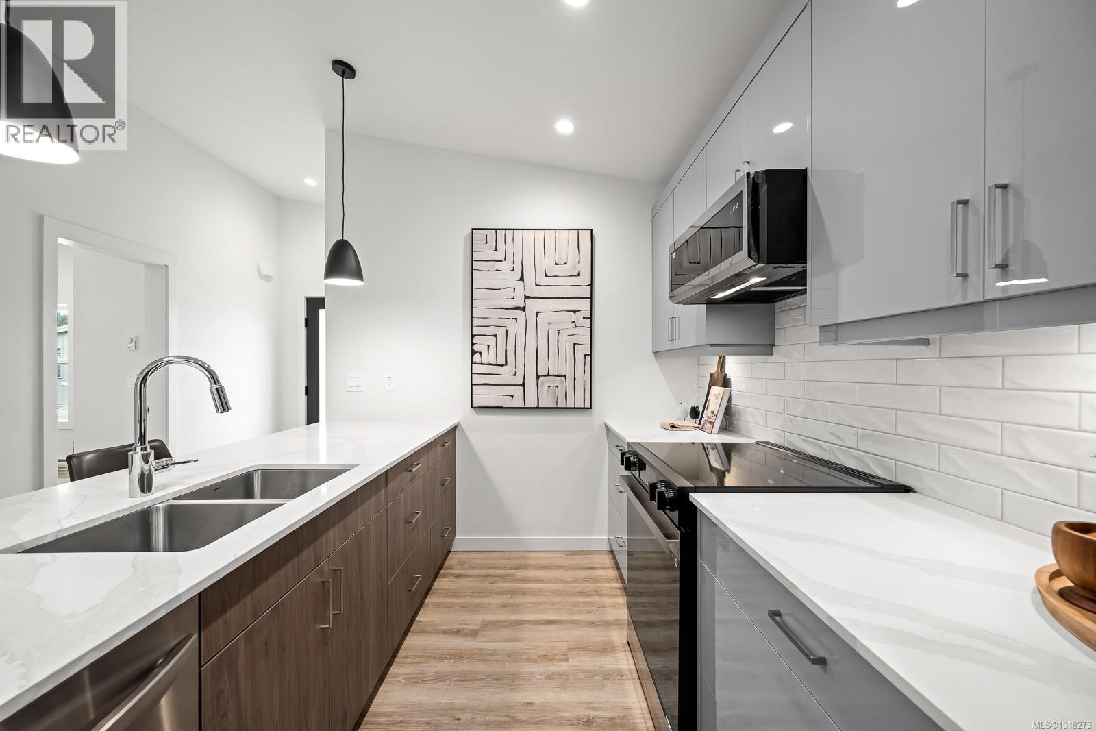 #47 3025 Royston Rd - 9