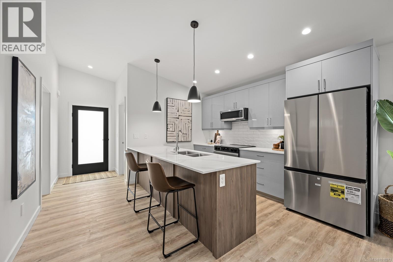 #47 3025 ROYSTON RD - 6