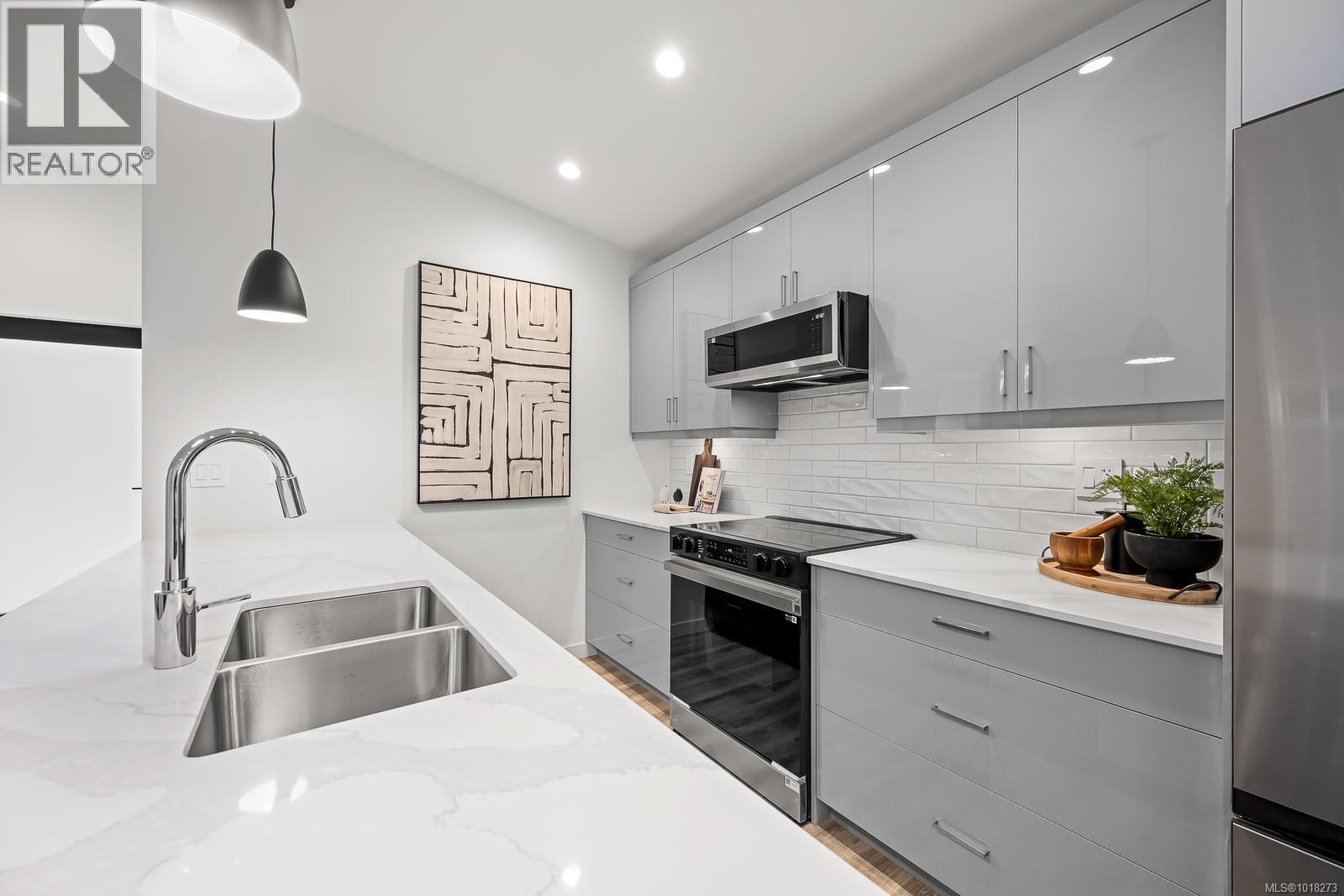 #47 3025 Royston Rd - 7