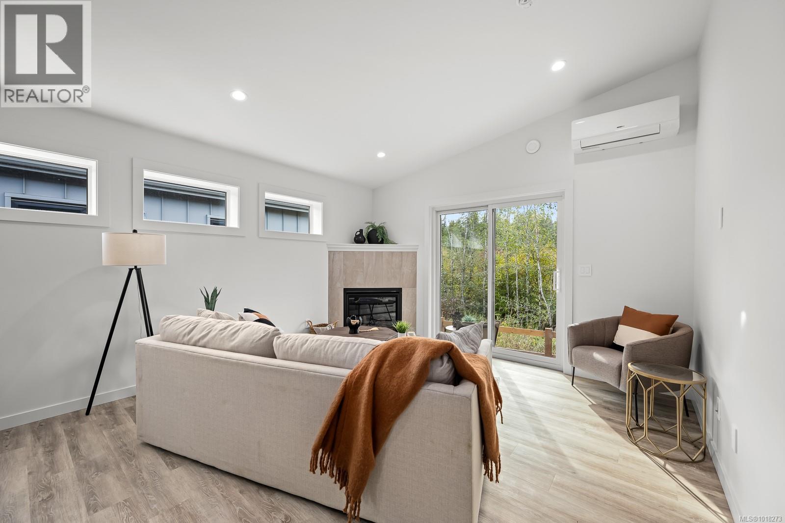 #47 3025 ROYSTON RD - 15