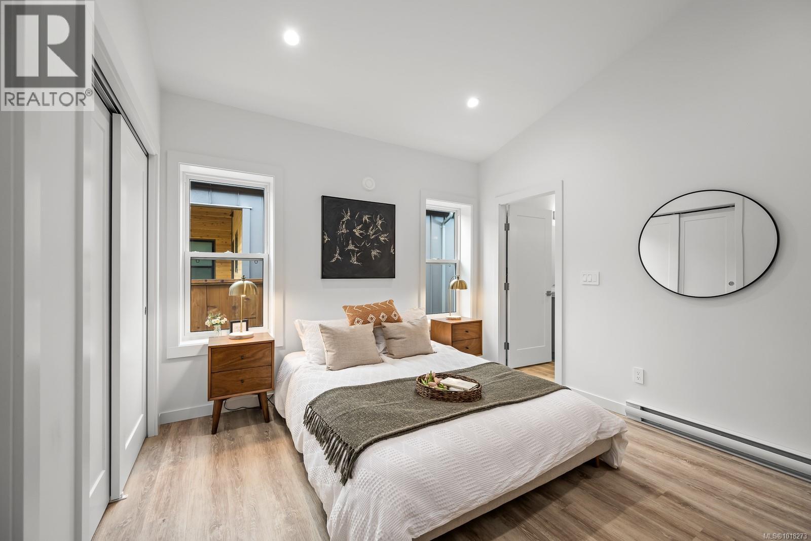 #47 3025 ROYSTON RD - 19