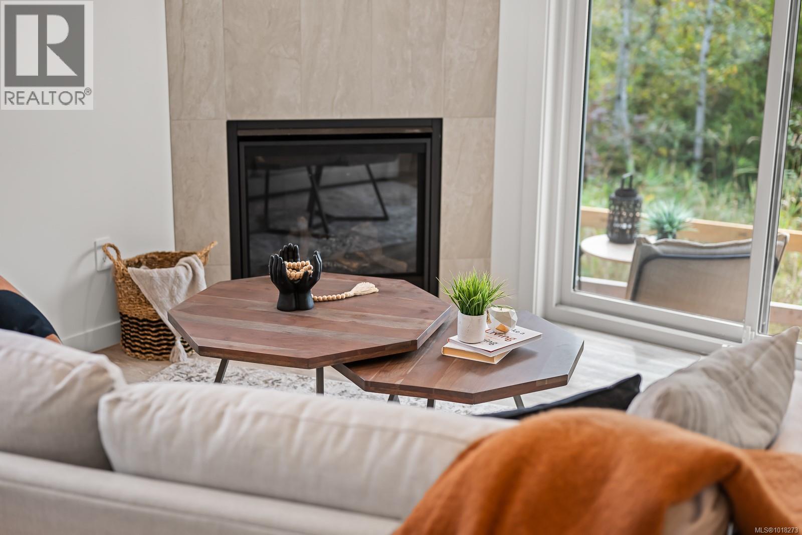 #47 3025 ROYSTON RD - 28