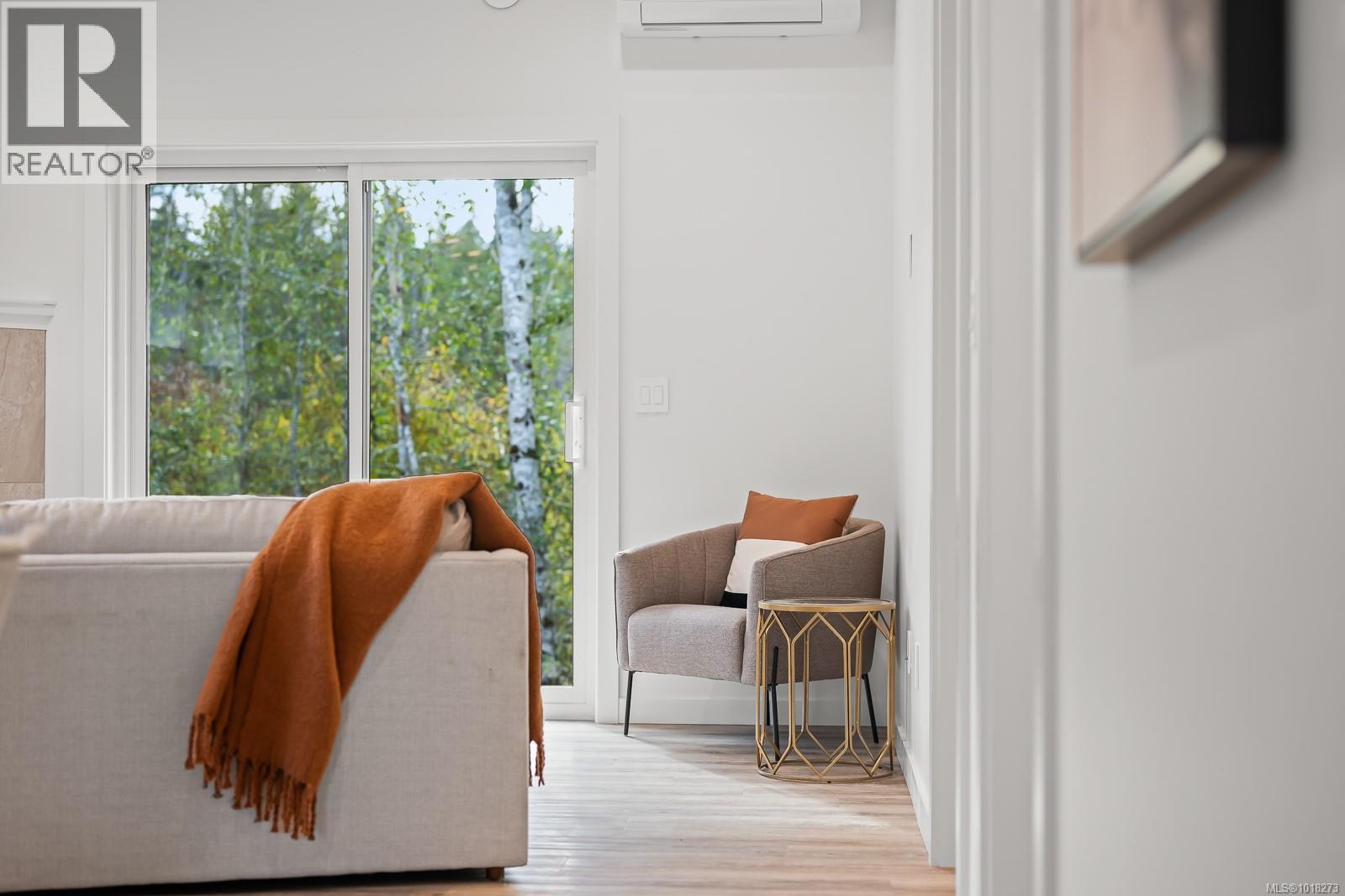 #47 3025 ROYSTON RD - 27