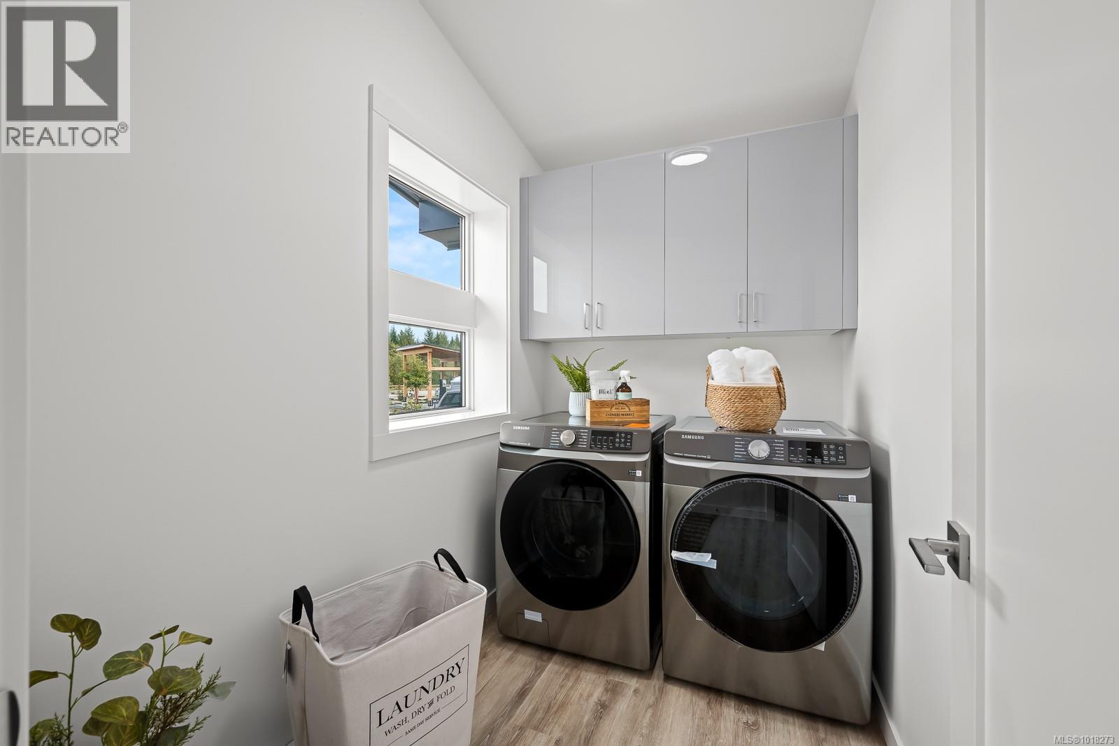 #47 3025 ROYSTON RD - 32