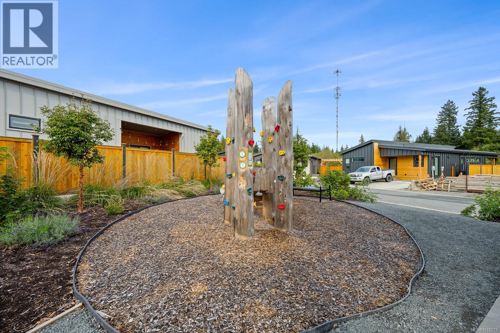 #47 3025 Royston Rd - 35
