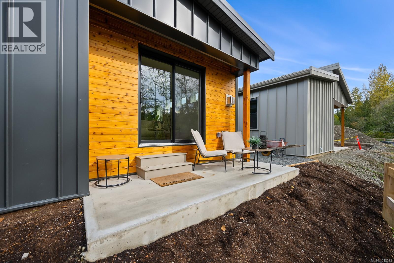 #47 3025 ROYSTON RD - 38