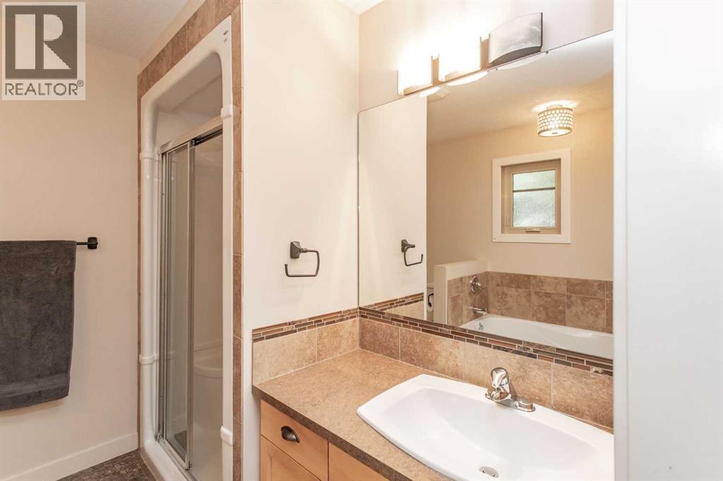 5422 49 Avenue, Lacombe