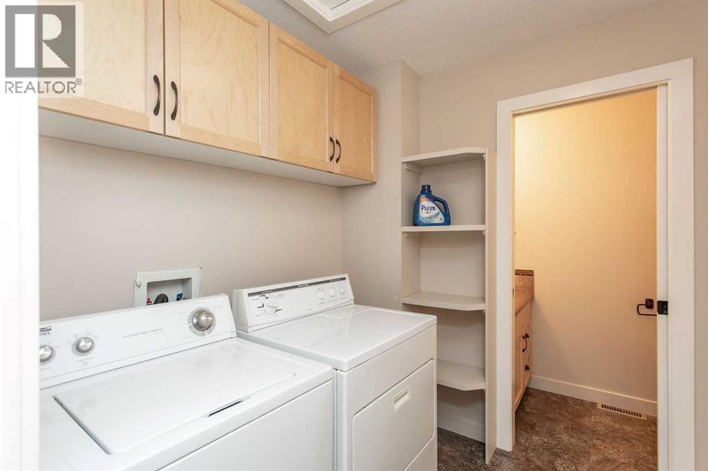 5422 49 Avenue, Lacombe