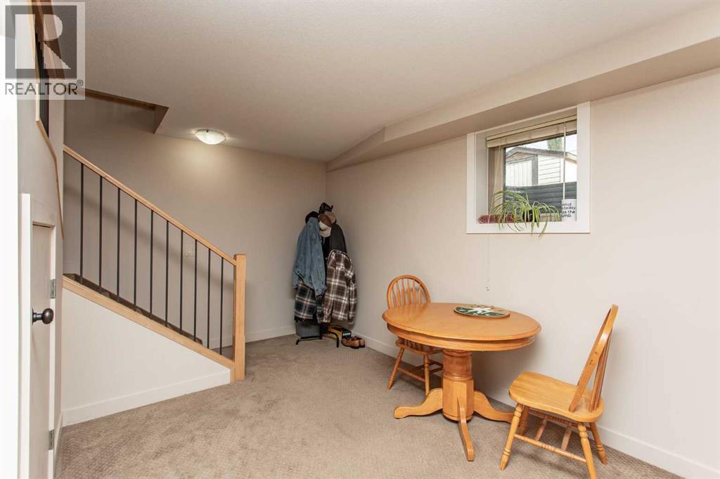 5422 49 Avenue, Lacombe