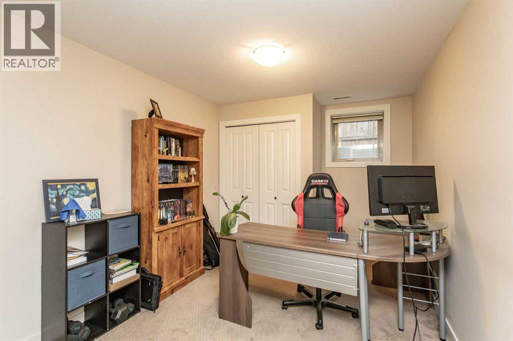 5422 49 Avenue, Lacombe