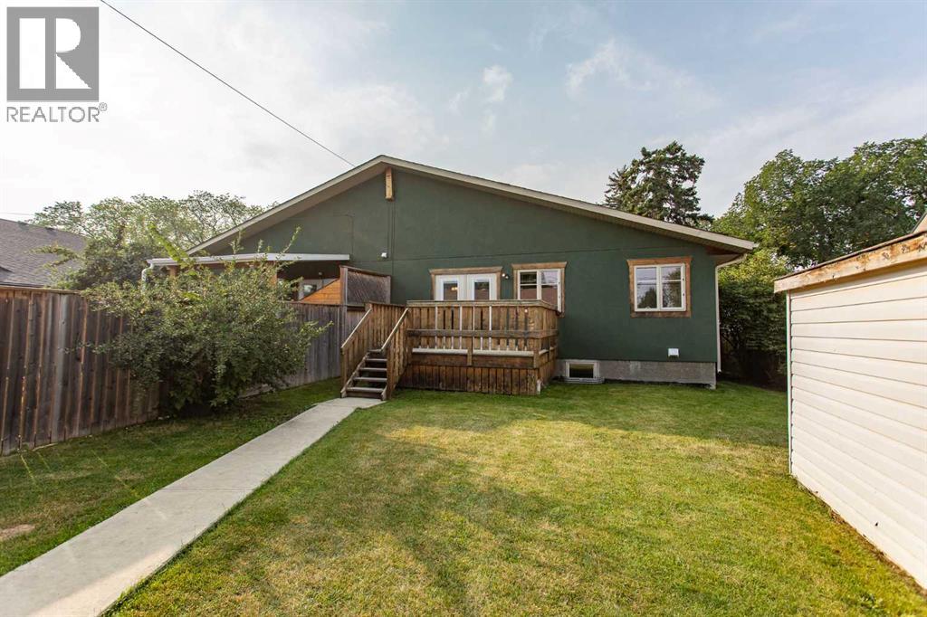 5422 49 Avenue, Lacombe