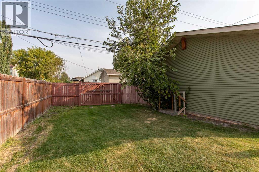 5422 49 Avenue, Lacombe