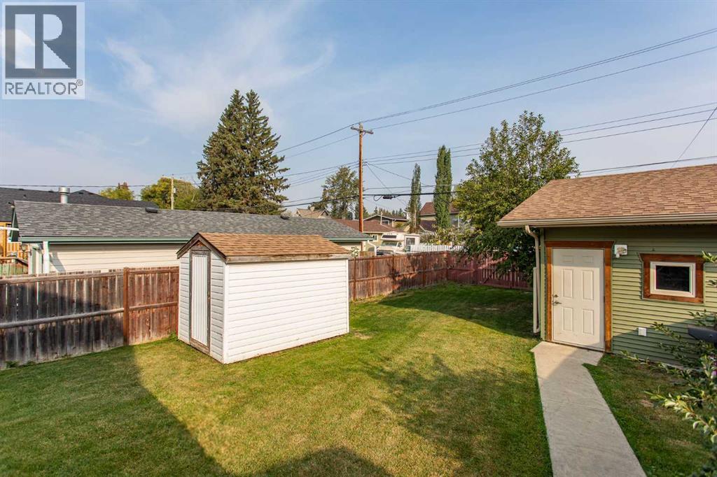 5422 49 Avenue, Lacombe