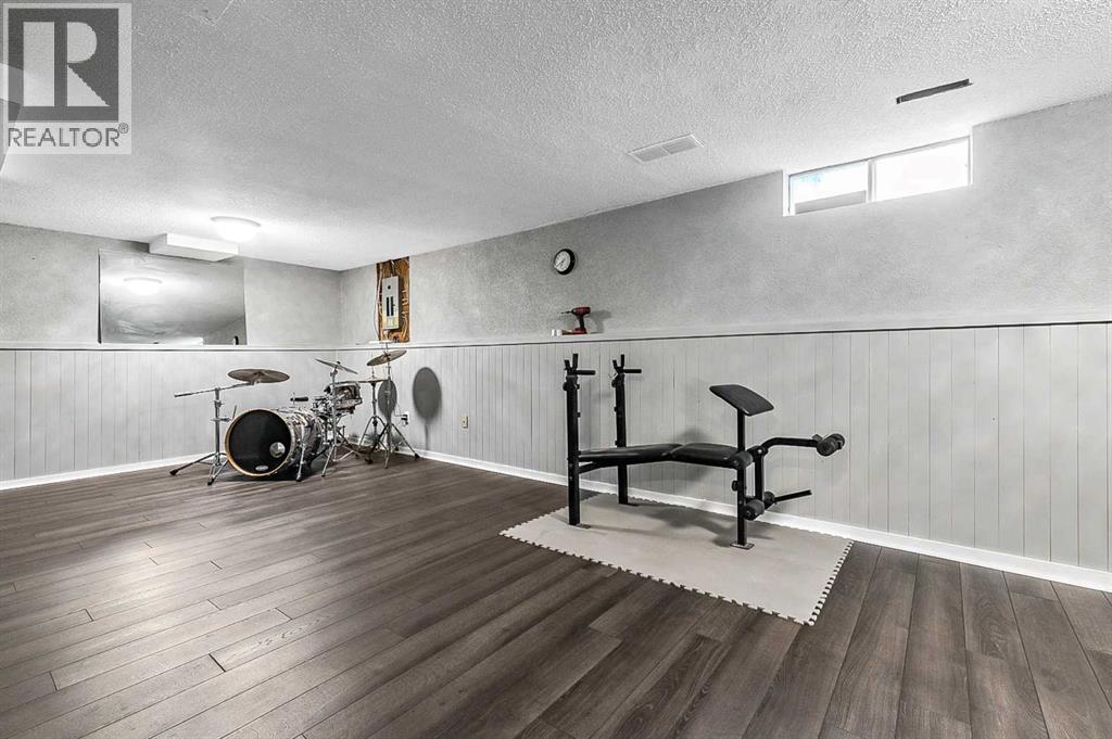 Single Family House for Sale in  Millside Way SW Millrise Calgary 