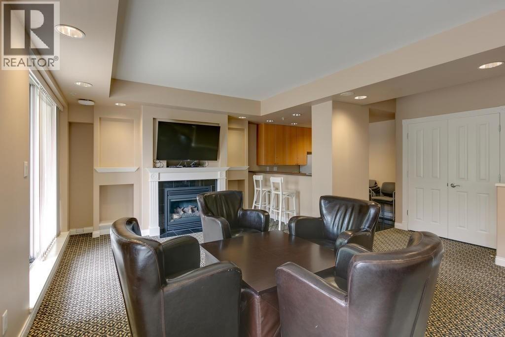 1004 160 E 13TH STREET, North Vancouver