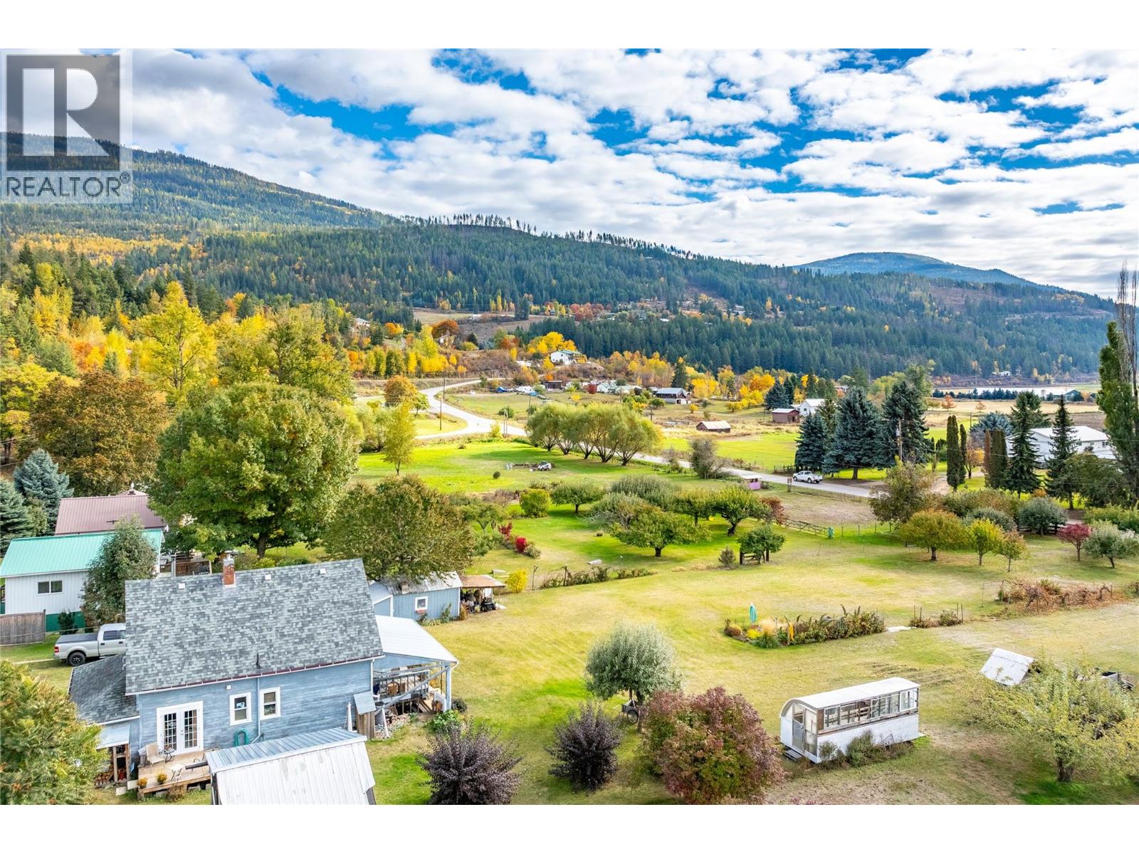 1015 Winlaw Road, Creston