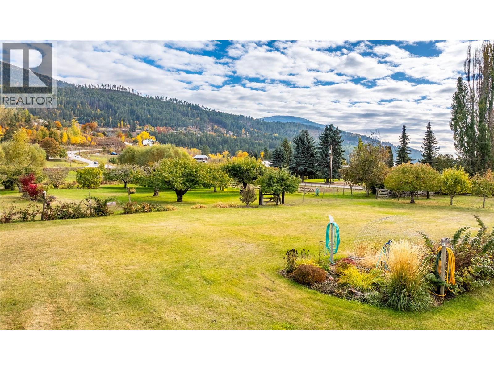 1015 Winlaw Road, Creston