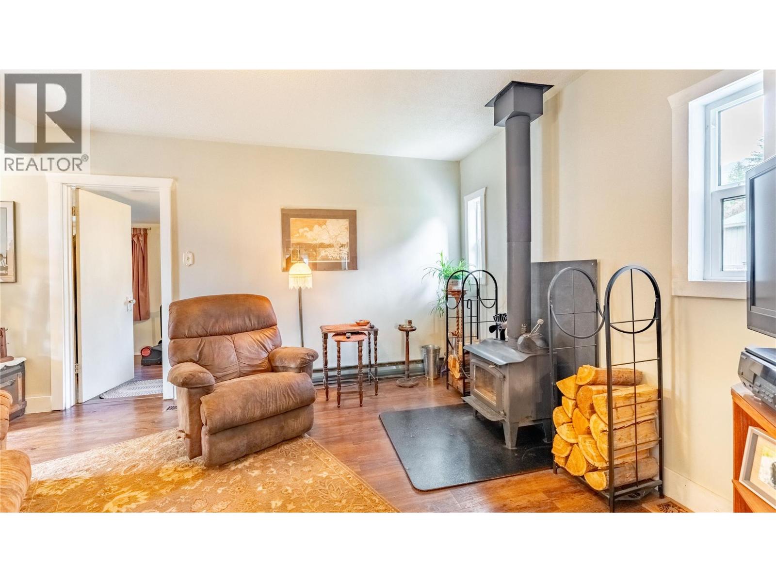 1015 Winlaw Road, Creston