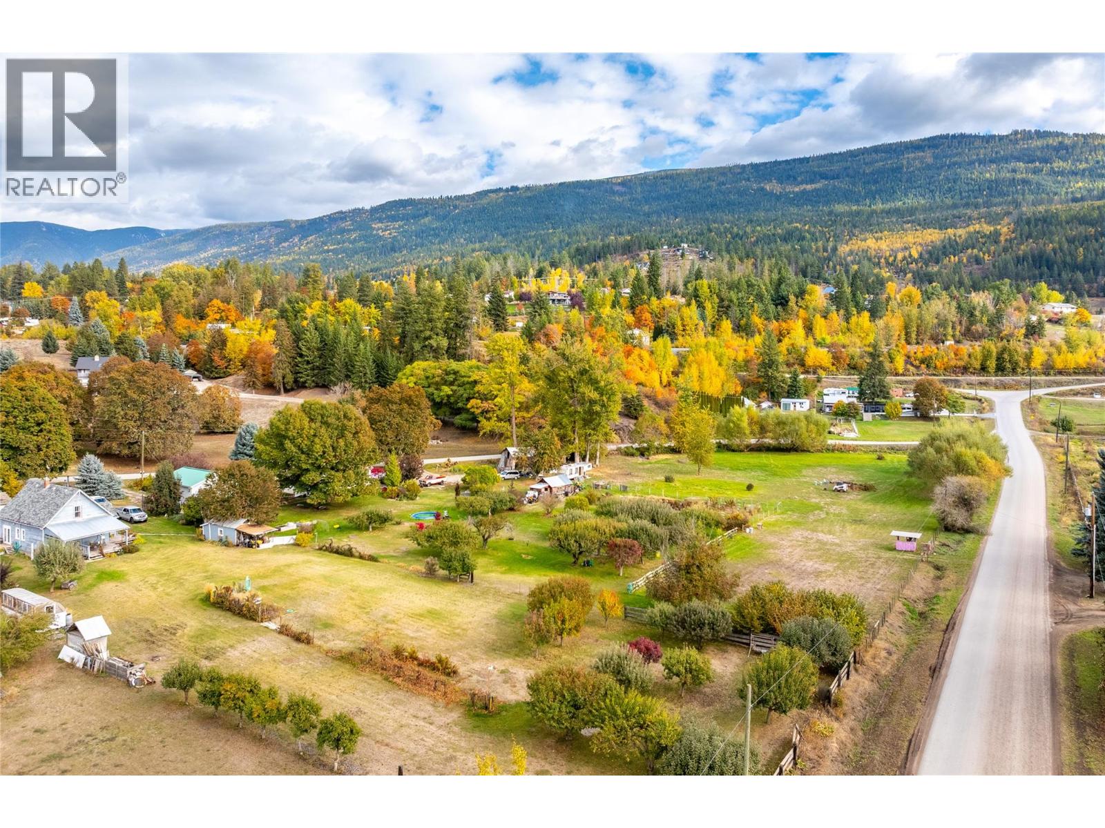 1015 Winlaw Road, Creston