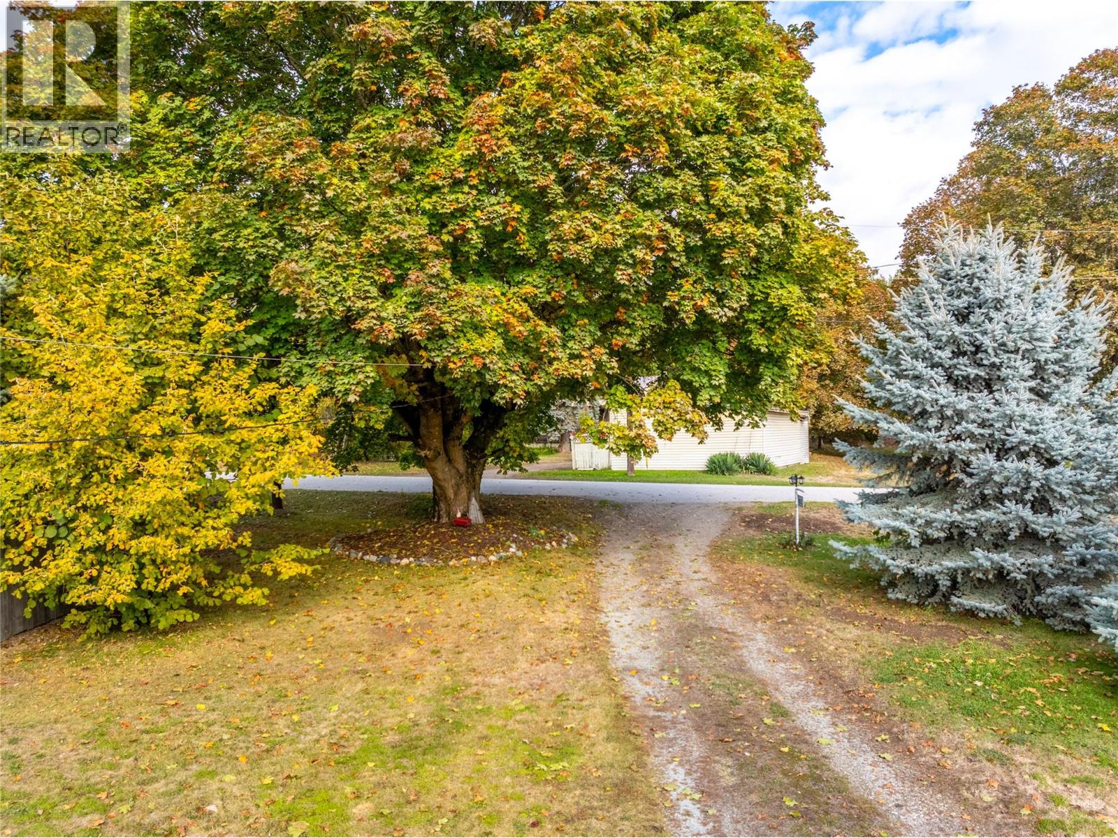 1015 Winlaw Road, Creston