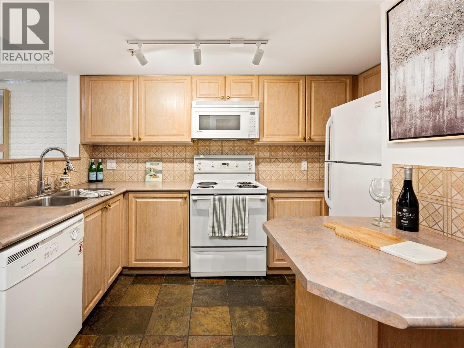 2 4335 NORTHLANDS BOULEVARD, Whistler