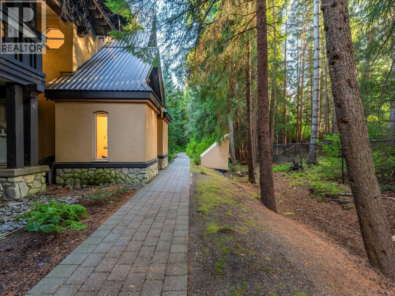 2 4335 NORTHLANDS BOULEVARD, Whistler